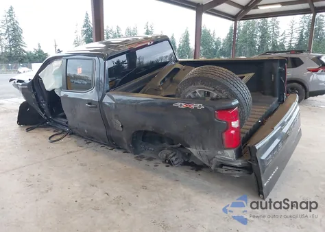 2021 Chevrolet Silverado 1500 4Wd Short Bed Rst z USA, uszkodzony, nr VIN 1GCUYEED3MZ391567